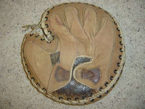A.J. Reach 41 Catchers Mitt Back
